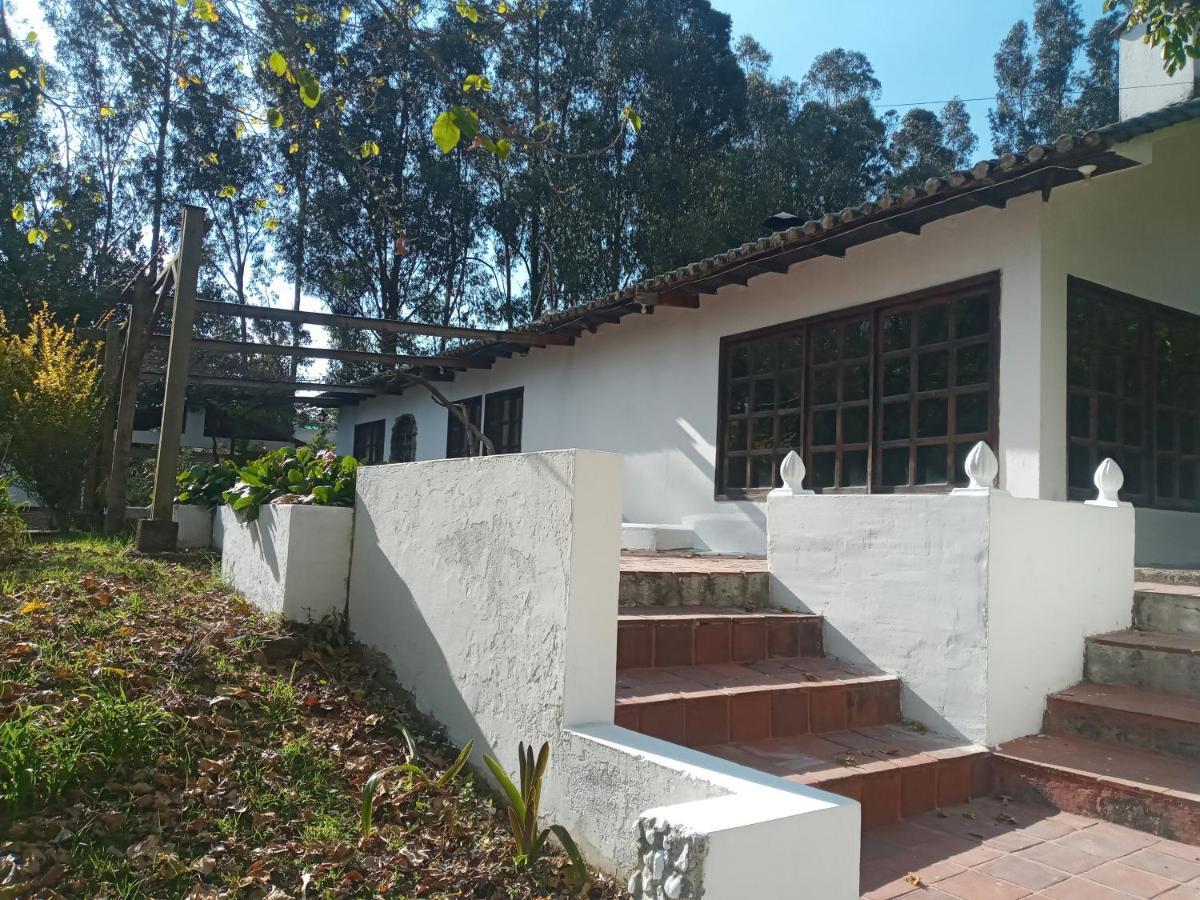 Hotel Quinta Los Eucaliptos Quito Exterior foto